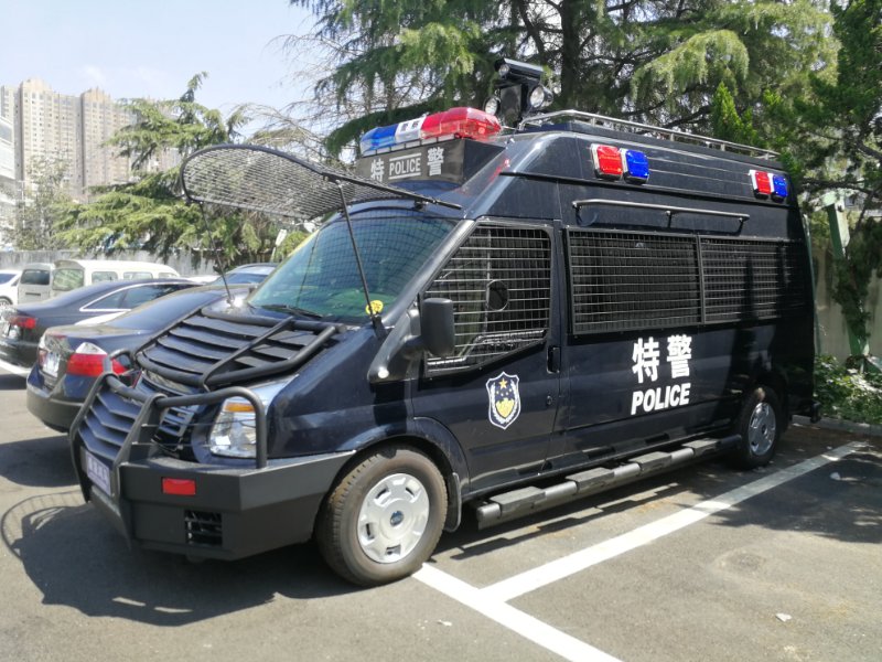 安徽阜阳太和县武装防暴运兵车上岗(图1)