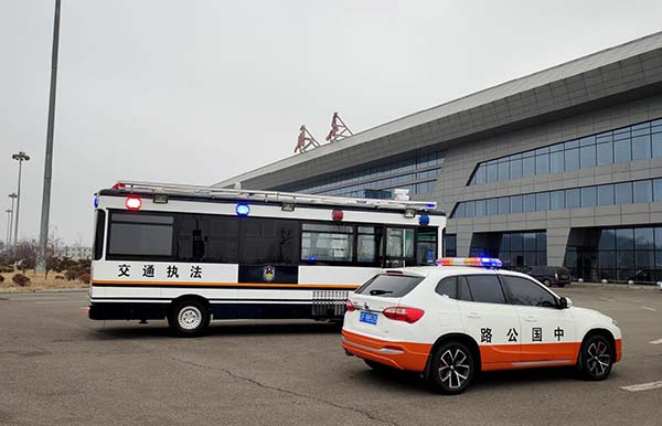 辽宁丹东：高科技防疫管控指挥平台上岗执勤   奔赴防疫一线  参加检疫检查(图6)