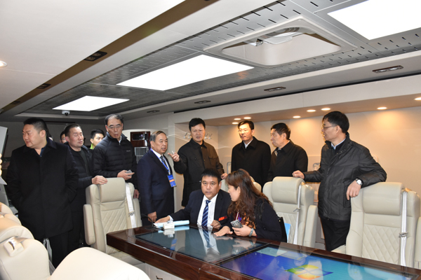 森源鸿马携旗下8款警务车震撼亮相2016南京警用装备展(图3)