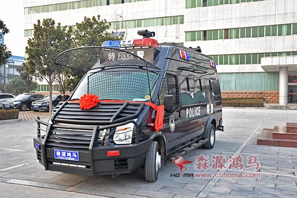 青海化隆县轻型装甲实战运兵车发车     列装基层(图2)