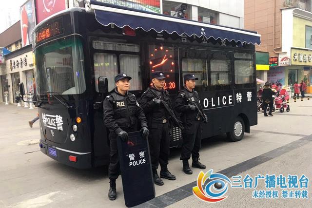 移动警务室在身边    服务群众零距离(图1)