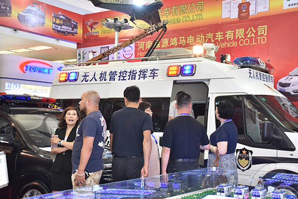 森源鸿马携9款警务车震撼亮相2017国际警用装备展(图10) 森源鸿马携9款警务车震撼亮相2017国际警用装备展(图10)