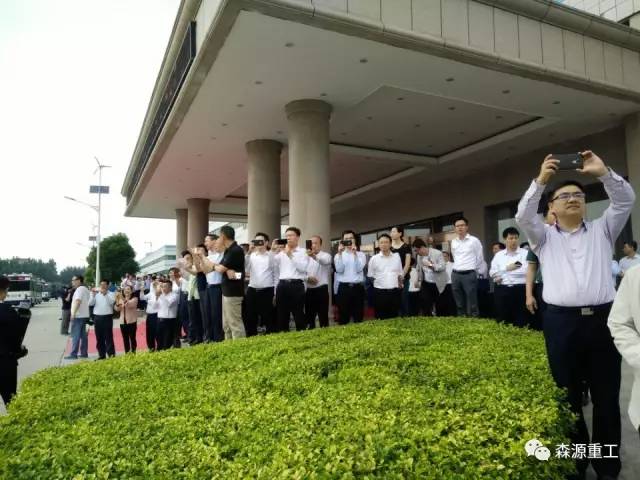 广西壮族自治区党政考察团莅临公司参观考察 (图3) 广西壮族自治区党政考察团莅临公司参观考察 (图3)