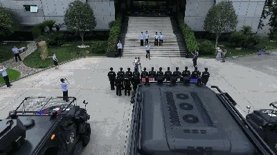 注意!前方超帅超高科技特警车辆出没!(图1) 注意!前方超帅超高科技特警车辆出没!(图1)