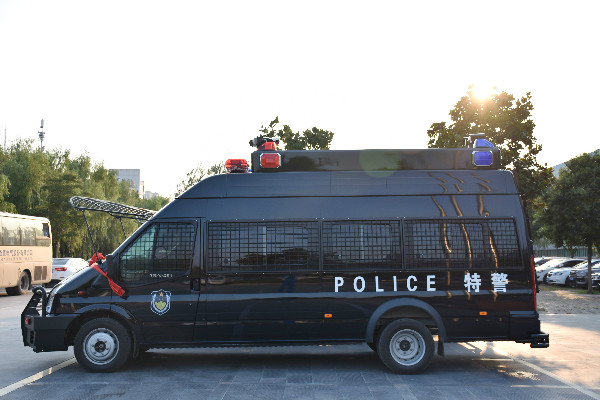 南阳市桐柏县通过公安部警采中心采购的防暴运兵车发车(图4)