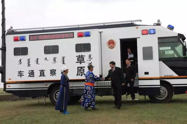 “一带一路”上驶来“草原检察直通车”(图1) “一带一路”上驶来“草原检察直通车”(图1)