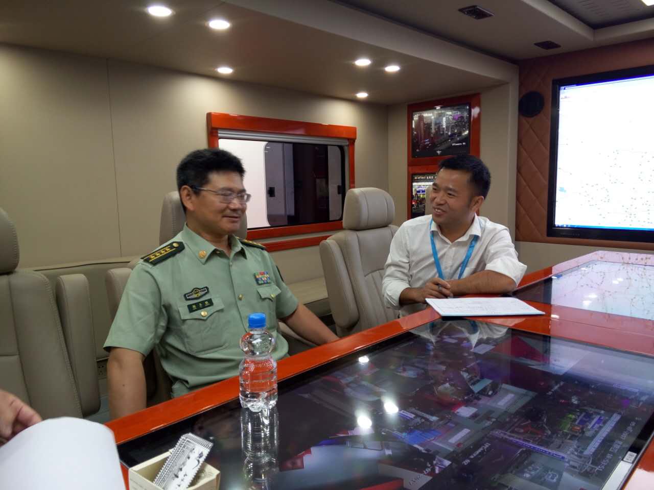 新闻连载三:展会聚焦ᅵ森源鸿马展出消防应急通信指挥平台 (图5) 新闻连载三:展会聚焦ᅵ森源鸿马展出消防应急通信指挥平台 (图5)