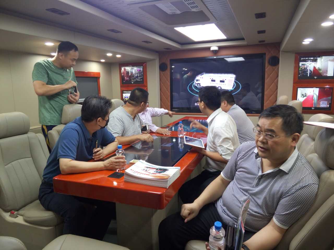 新闻连载三:展会聚焦ᅵ森源鸿马展出消防应急通信指挥平台 (图6) 新闻连载三:展会聚焦ᅵ森源鸿马展出消防应急通信指挥平台 (图6)