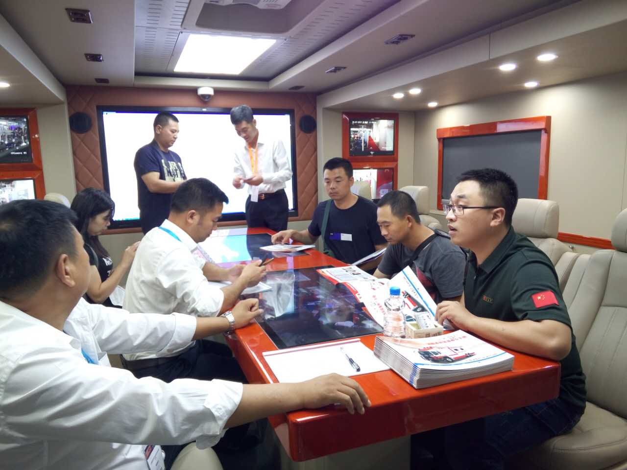 新闻连载三:展会聚焦ᅵ森源鸿马展出消防应急通信指挥平台 (图8) 新闻连载三:展会聚焦ᅵ森源鸿马展出消防应急通信指挥平台 (图8)