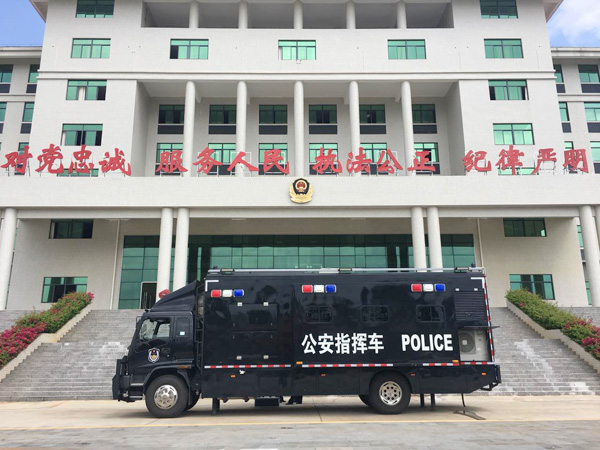 海南定安县移动警务平台列装上岗(图1) 海南定安县移动警务平台列装上岗(图1)