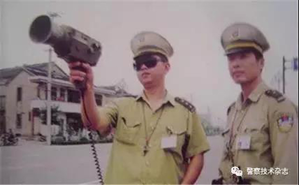 热血铸警魂 忠诚保平安 警用装备的变化见证公安发展!(图6) 热血铸警魂 忠诚保平安 警用装备的变化见证公安发展!(图6)