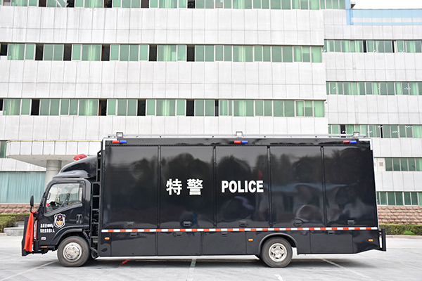 装备快讯||装备运输车列装广西北海——以车代库 可装载80套装备(图2) 装备快讯||装备运输车列装广西北海——以车代库 可装载80套装备