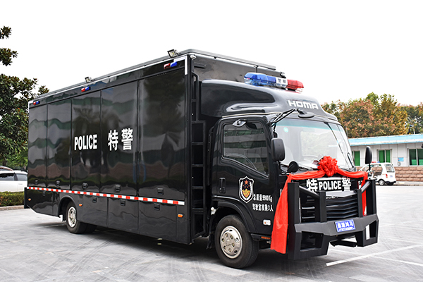 装备快讯||装备运输车列装广西北海——以车代库 可装载80套装备(图7) 装备快讯||装备运输车列装广西北海——以车代库 可装载80套装备