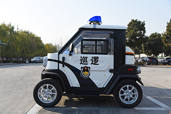 山东烟台市“小精灵”电动巡逻车发车(图4)