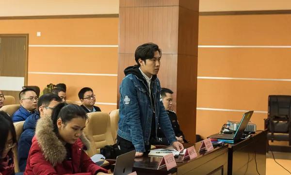 逛个街的功夫就把证给办了,这到底怎么回事呢?(图6) 逛个街的功夫就把证给办了,这到底怎么回事呢?(图6)