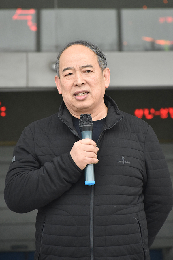 凝心聚力 趣味十足——森源鸿马举行2017年职工运动会(图6) 凝心聚力 趣味十足——森源鸿马举行2017年职工运动会(图6)