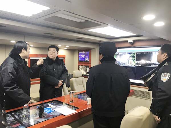 平安夜里守护平安//12米反恐应急通信指挥平台安阳上岗(图3)