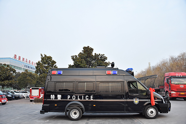 新疆昌吉州采购防暴运兵车(图4) 新疆昌吉州采购防暴运兵车(图4)