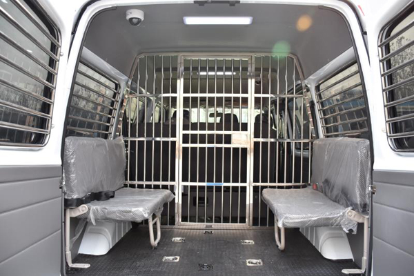 郑州铁路公安采购警用囚车(图6)