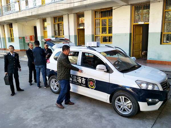 云南弥渡县市监局SUV电动巡逻车列装上岗(图3)