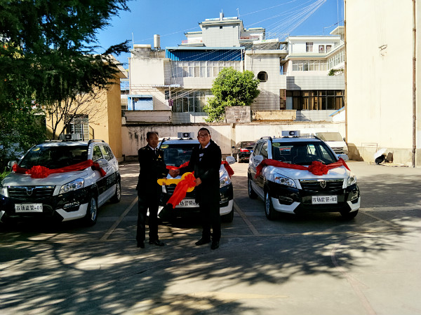 云南弥渡县市监局SUV电动巡逻车列装上岗(图2)