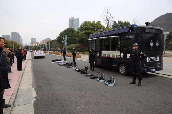 您好,这里是六盘水110——守护新时代美好生活(图2) 您好,这里是六盘水110——守护新时代美好生活(图2)