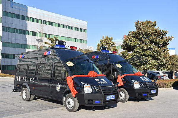 广西平乐县公安局通过公安部警采中心采购防暴运兵车(图2)