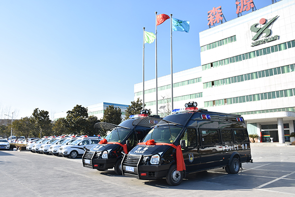 广西平乐县公安局通过公安部警采中心采购防暴运兵车(图3)