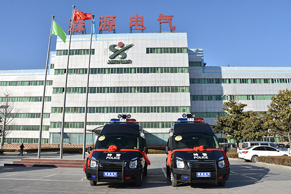 广西平乐县公安局通过公安部警采中心采购防暴运兵车(图1)