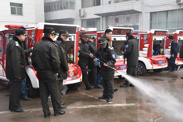体积小  威力大——郑州50台微型消防站上岗