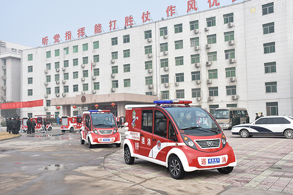 大河报“郑州多了50个＂移动消防站＂ 快看看他们长啥样”(图1)