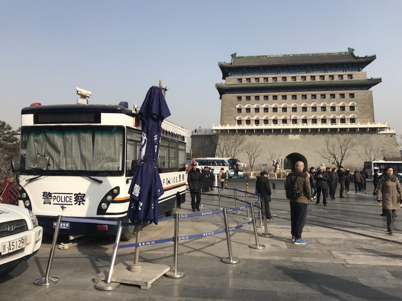 两会安保系列报道（一）两会安保高科技全新“上线”  移动警务室备受关注(图7)