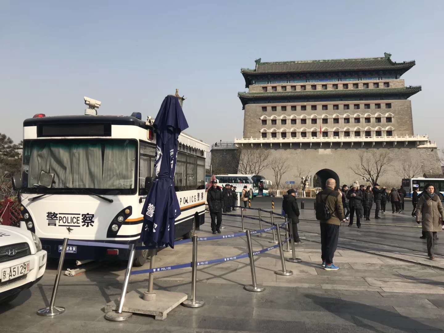 两会安保系列报道（七）||科技引领 智慧交通安保——移动警务室显神通(图4)