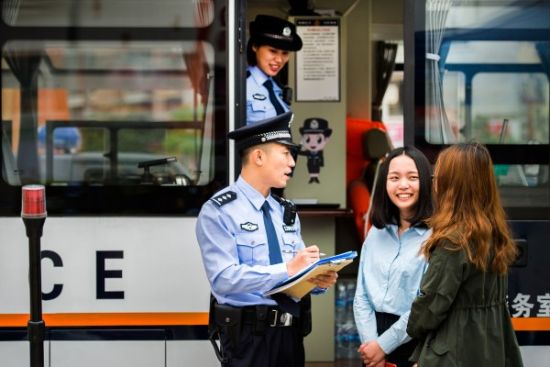 广东梅州移动警务室：保卫平安的“守护者” 贴心为民的“服务者”(图1)