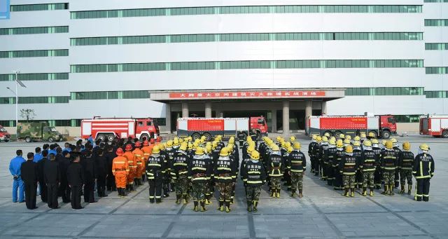 联动配合 协同作战 公司与许昌市消防支队联合消防演练圆满落幕(图2) 联动配合 协同作战 公司与许昌市消防支队联合消防演练圆满落幕(图2)