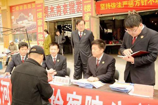 秦皇岛市检察机关开展“扫黑除恶”专项斗争宣传活动(图4)