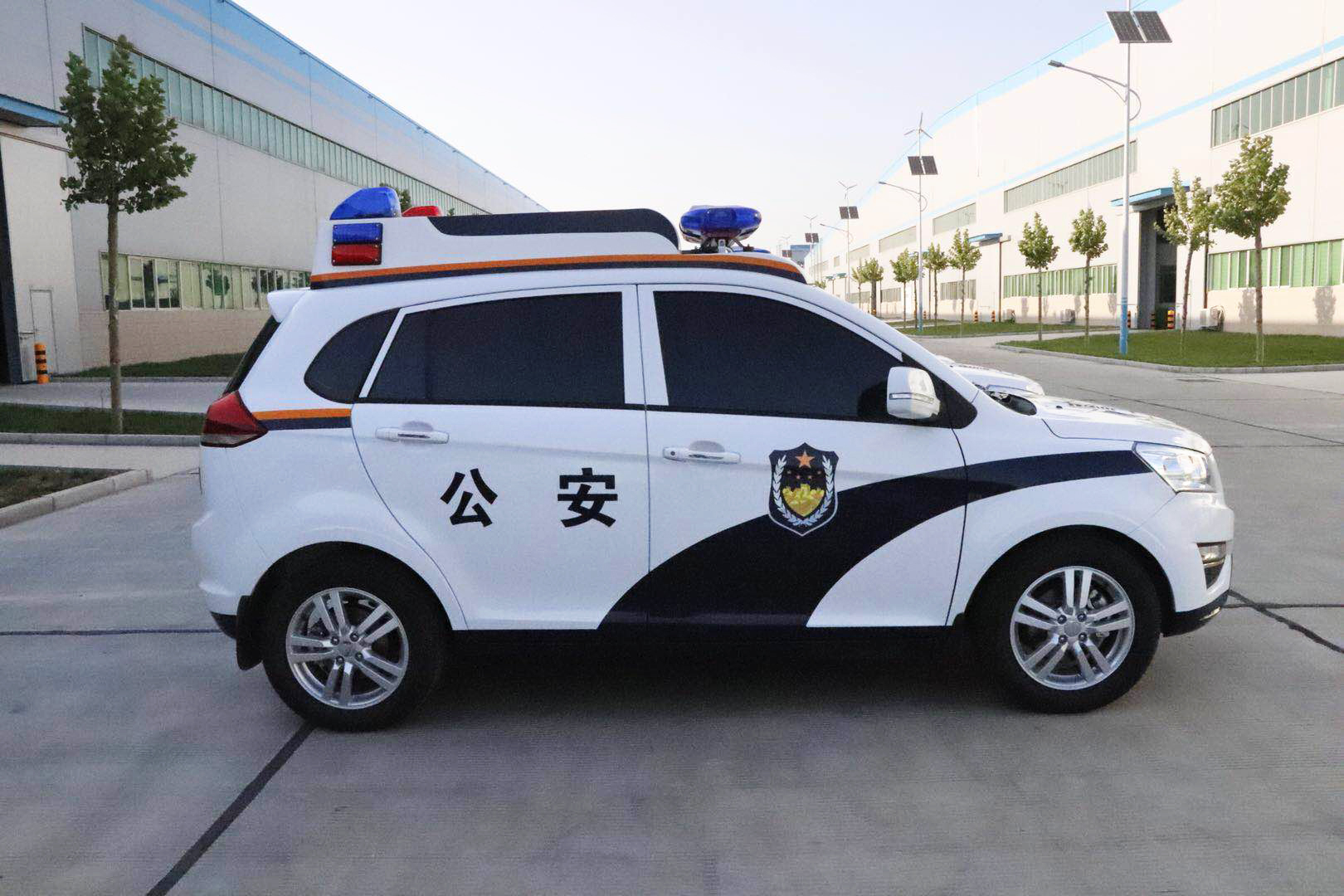 南阳镇平县采购SUV电动巡逻车(图3)