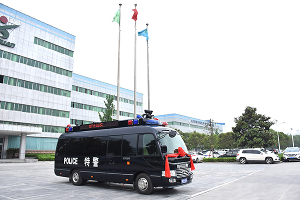 山东龙口市通过公安部警采中心采购装备运输车与移动指挥车(图2)