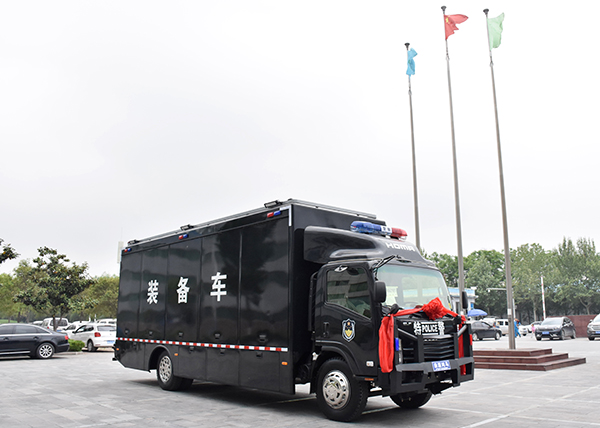 山东龙口市通过公安部警采中心采购装备运输车与移动指挥车(图3)