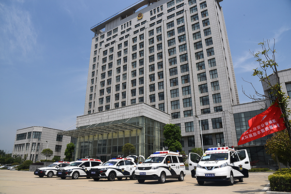 网格化布警 全时空巡逻——河南省公安机关警用多功能巡逻车省内巡展试用(图6)