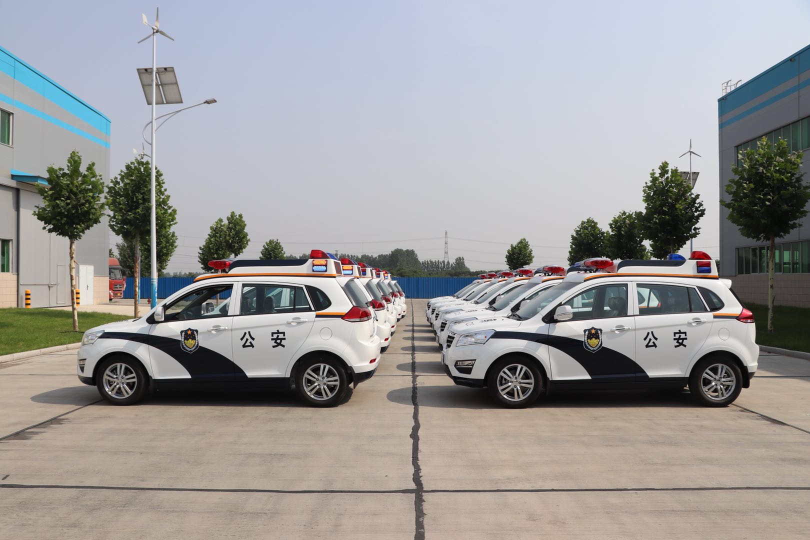 濮阳市南乐县采购12台SUV电动巡逻车(图3)