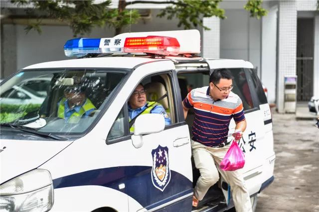 梅州市公安机关29项安保便民措施护航高考受广泛好评(图8) 梅州市公安机关29项安保便民措施护航高考受广泛好评(图8)