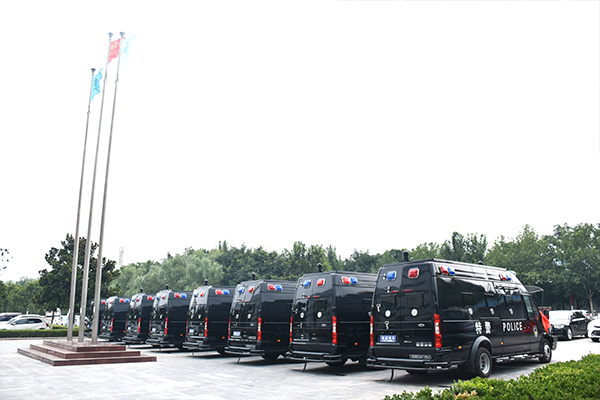 山西太原市采购8台轻装甲实战运兵车(图6) 山西太原市采购8台轻装甲实战运兵车(图6)