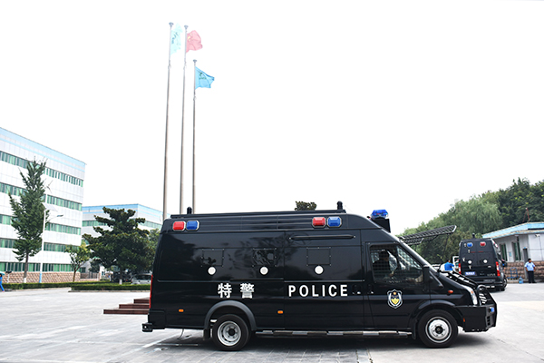 山西太原市采购8台轻装甲实战运兵车(图4) 山西太原市采购8台轻装甲实战运兵车(图4)