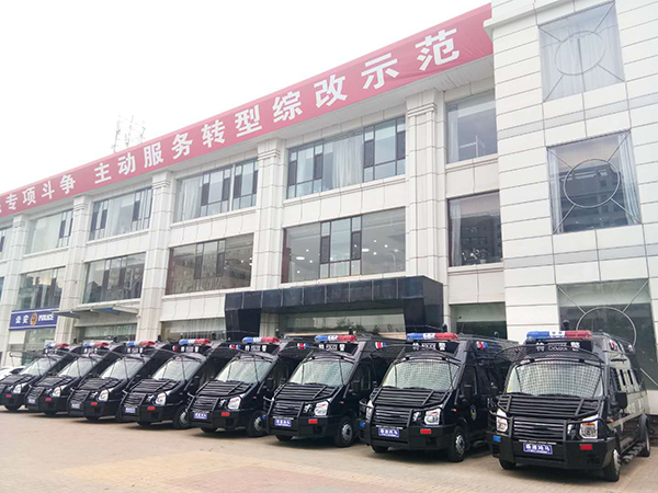 威猛炫酷！山西太原市8台轻装甲实战运兵车列装上岗(图3)