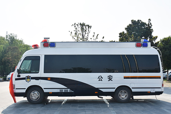 吉林白城警用应急指挥车发车——打造智慧平台 助推智慧警务建设(图4) 吉林白城警用应急指挥车发车——打造智慧平台 助推智慧警务建设(图4)