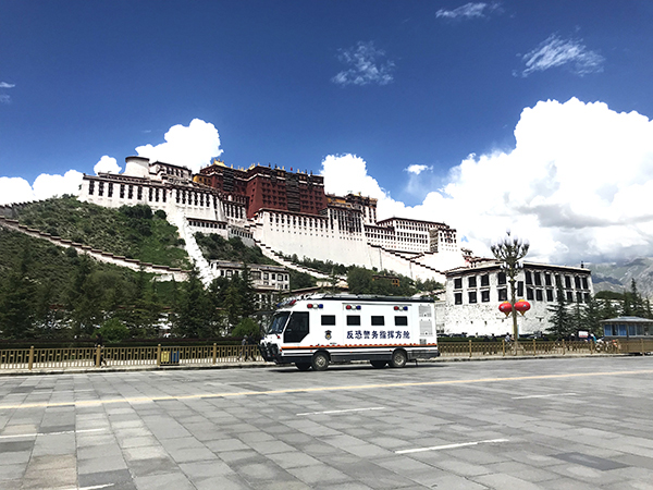 装备资讯||移动的指挥中心——森源鸿马警用移动式指挥方舱(图2) 装备资讯||移动的指挥中心——森源鸿马警用移动式指挥方舱(图2)