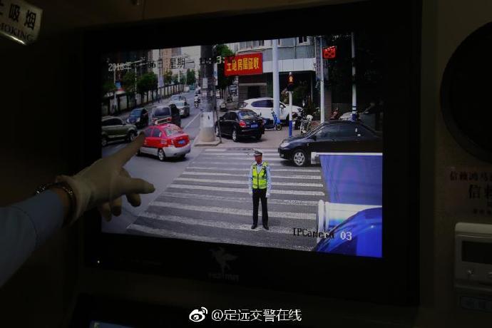 移动警务车正式“上岗”(图3)