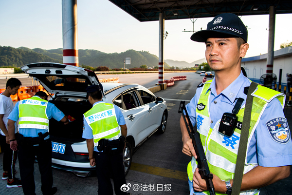 移动警务室：平安名城梅州的守护者(图4)