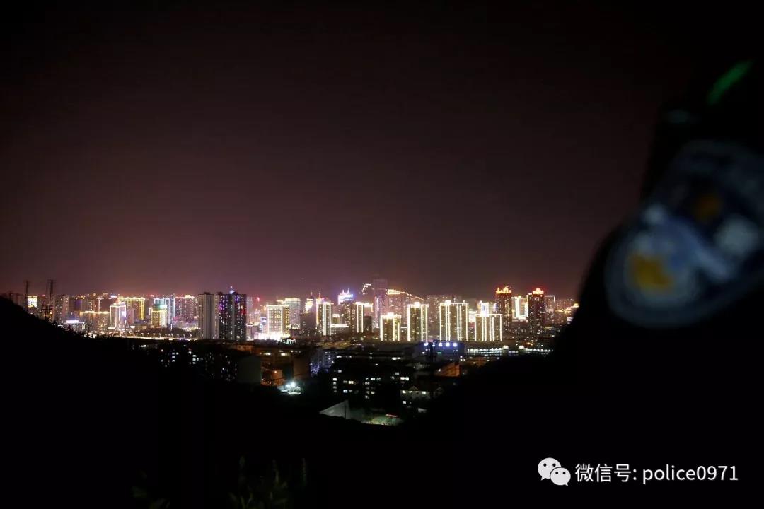 这一夜,他们是这座城市最美的“城市之光”(图13) 这一夜,他们是这座城市最美的“城市之光”(图13)